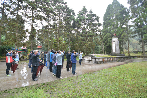 5小井革命烈士纪念碑.jpg